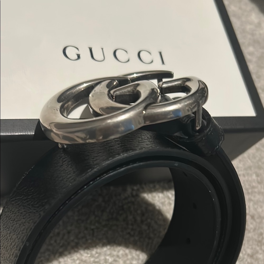 Gucci Black Leather Belt with Silver Buckle - Picture 3 of 6